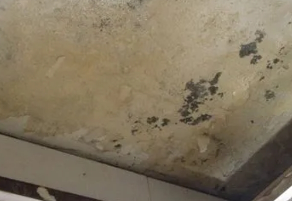 钟楼阳台漏水维修公司分享下钟楼卫生间渗水维修需要注意哪些问题。